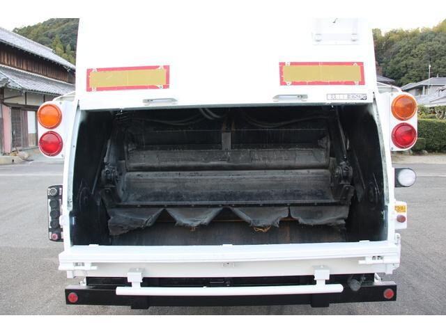 いすゞエルフパッカー車（塵芥車）小型（2t・3t）[写真20]