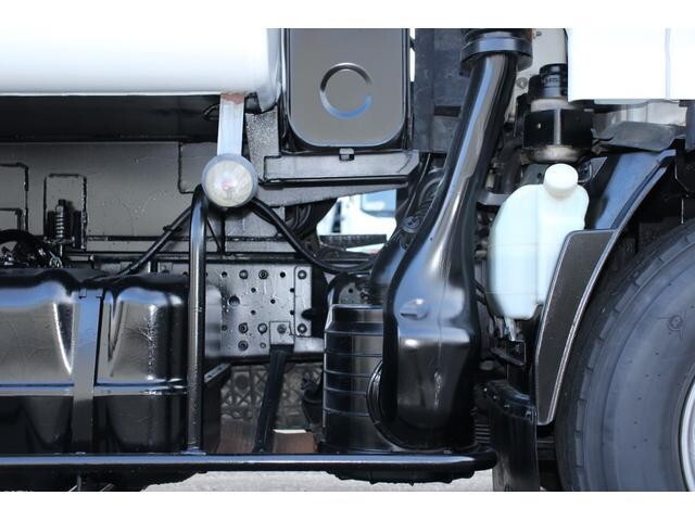 いすゞエルフパッカー車（塵芥車）小型（2t・3t）[写真26]