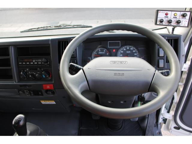 いすゞエルフパッカー車（塵芥車）小型（2t・3t）[写真32]