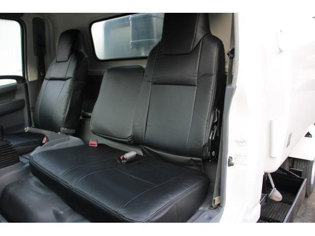 いすゞエルフパッカー車（塵芥車）小型（2t・3t）[写真40]