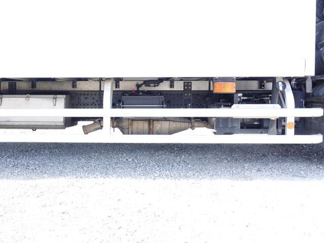 いすゞフォワード冷凍車（冷蔵車）中型（4t）[写真14]