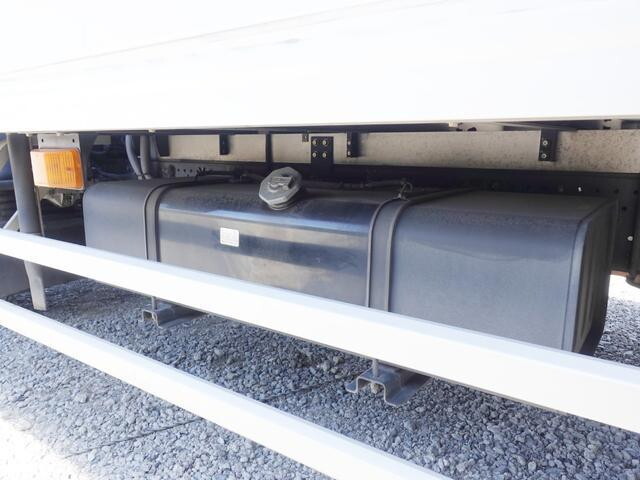 いすゞフォワード冷凍車（冷蔵車）中型（4t）[写真17]