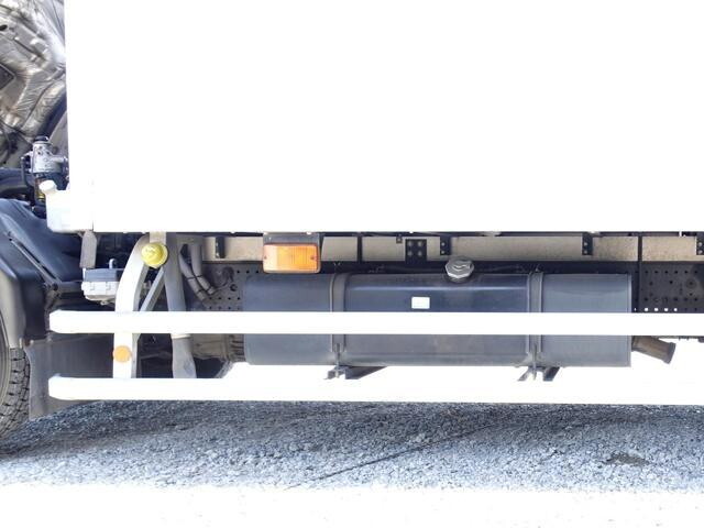 いすゞフォワード冷凍車（冷蔵車）中型（4t）[写真18]