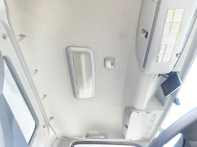 いすゞフォワード冷凍車（冷蔵車）中型（4t）[写真21]