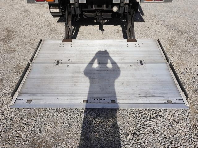 いすゞフォワード冷凍車（冷蔵車）中型（4t）[写真09]