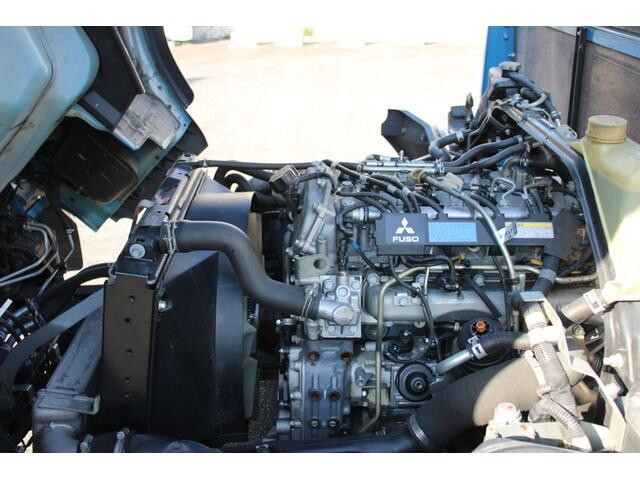 三菱ふそうキャンター平ボディ小型（2t・3t）[写真10]
