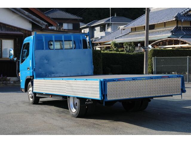 三菱ふそうキャンター平ボディ小型（2t・3t）[写真15]