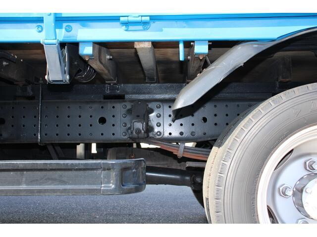 三菱ふそうキャンター平ボディ小型（2t・3t）[写真19]