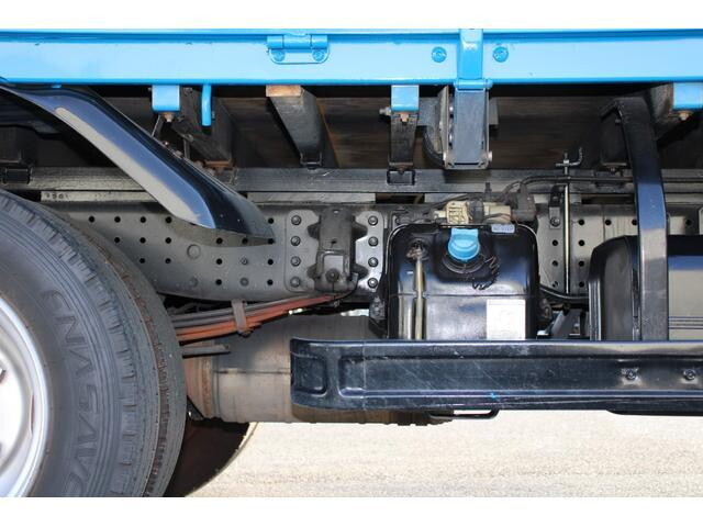 三菱ふそうキャンター平ボディ小型（2t・3t）[写真22]