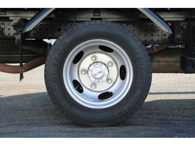 三菱ふそうキャンター平ボディ小型（2t・3t）[写真27]