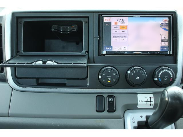 三菱ふそうキャンター平ボディ小型（2t・3t）[写真31]