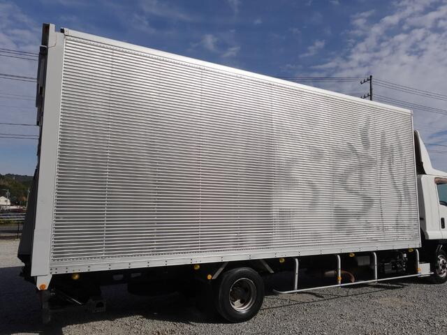 いすゞフォワードアルミバン中型（4t）[写真05]