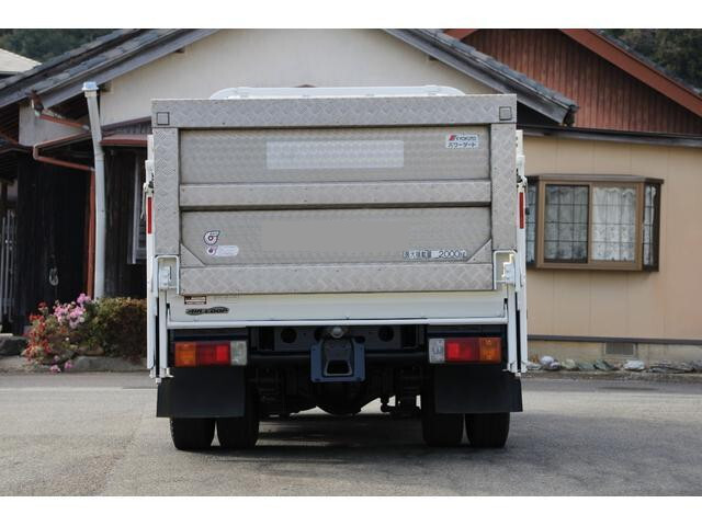 日野デュトロダブルキャブ（Wキャブ）小型（2t・3t）[写真05]