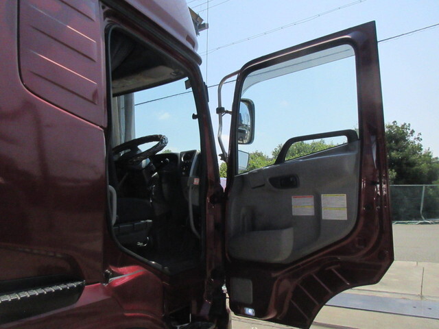 日産クオントレーラーヘッド（トラクターヘッド）大型（10t）[写真21]