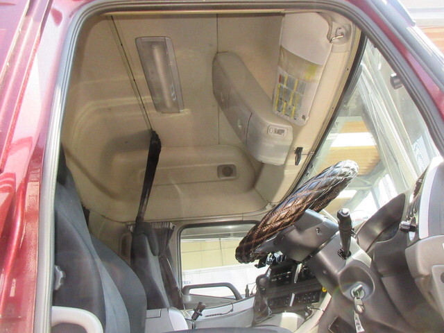 日産クオントレーラーヘッド（トラクターヘッド）大型（10t）[写真24]