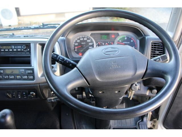 日野レンジャー平ボディ中型（4t）[写真25]