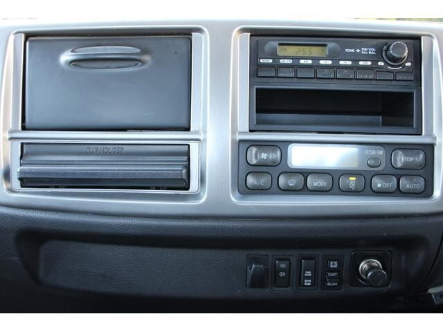 日野レンジャー平ボディ中型（4t）[写真28]