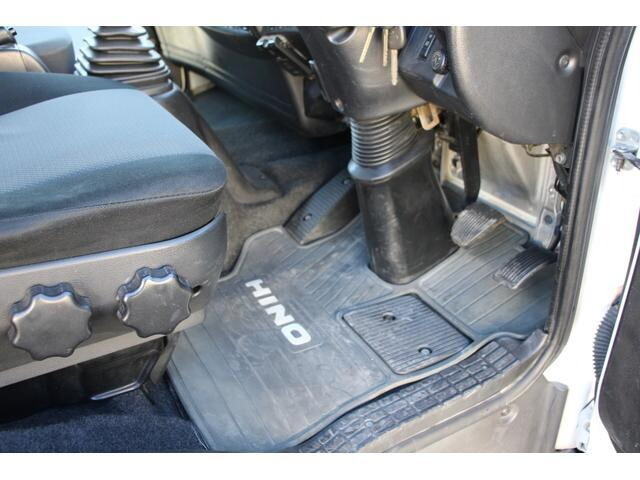 日野レンジャー平ボディ中型（4t）[写真30]