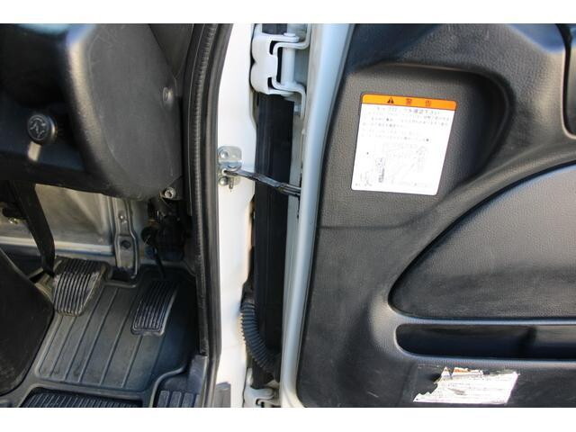 日野レンジャー平ボディ中型（4t）[写真31]