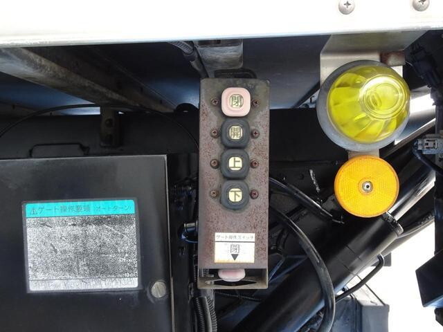 三菱ふそうキャンターアルミバン小型（2t・3t）[写真10]