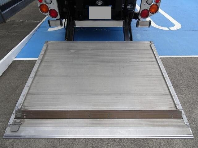 三菱ふそうキャンターアルミバン小型（2t・3t）[写真11]