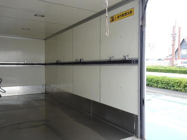 三菱ふそうキャンターアルミバン小型（2t・3t）[写真15]