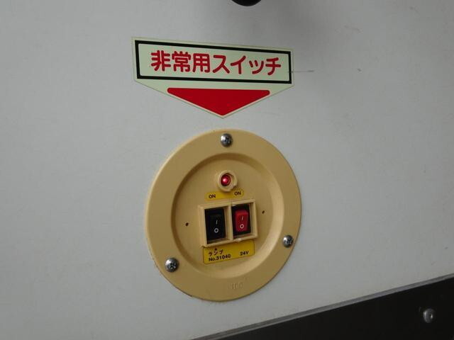 三菱ふそうキャンターアルミバン小型（2t・3t）[写真16]