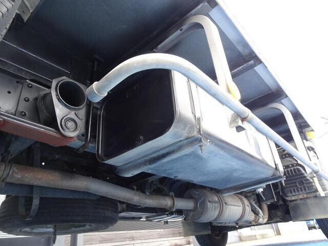 三菱ふそうキャンターアルミバン小型（2t・3t）[写真27]