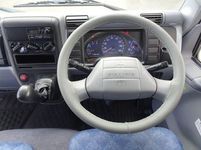 三菱ふそうキャンターアルミバン小型（2t・3t）[写真32]