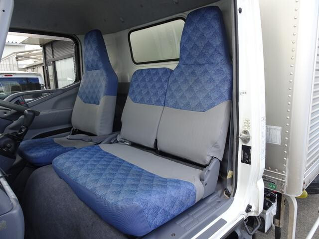 三菱ふそうキャンターアルミバン小型（2t・3t）[写真38]