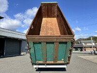 UDトラックスクオン深ダンプ（土砂禁ダンプ）大型（10t）[写真11]