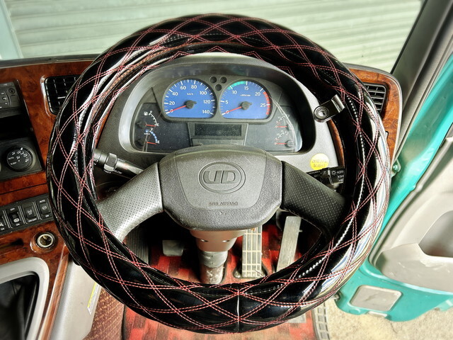 UDトラックスクオン深ダンプ（土砂禁ダンプ）大型（10t）[写真34]