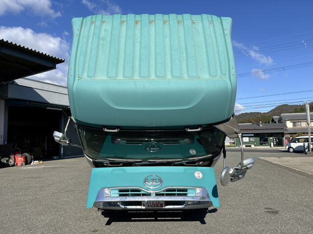 UDトラックスクオン深ダンプ（土砂禁ダンプ）大型（10t）[写真08]