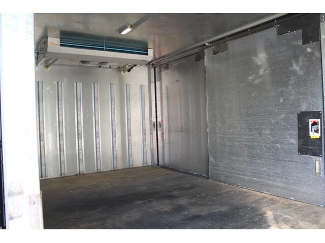 三菱ふそうキャンター冷凍車（冷蔵車）小型（2t・3t）[写真12]