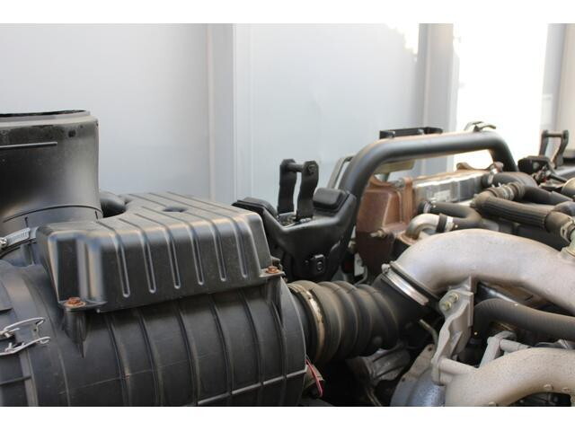 いすゞフォワードアルミウイング中型（4t）[写真14]