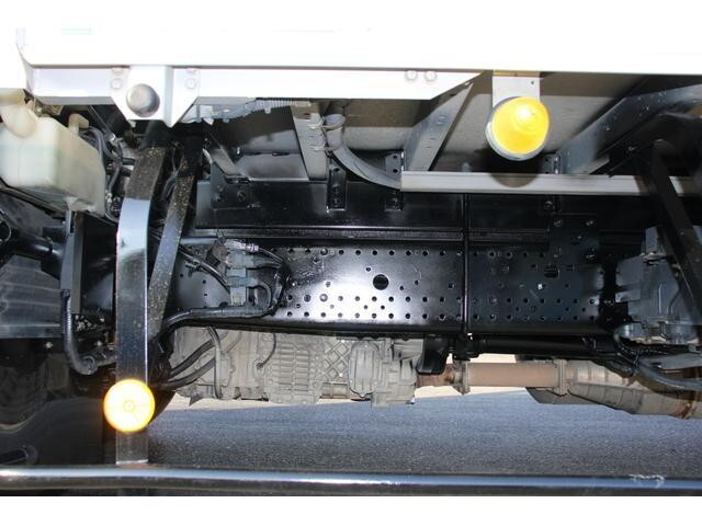 いすゞフォワードアルミウイング中型（4t）[写真22]