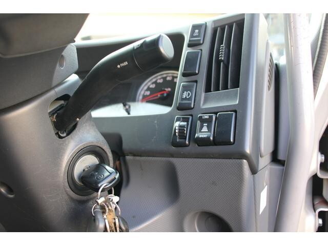 いすゞフォワードアルミウイング中型（4t）[写真32]