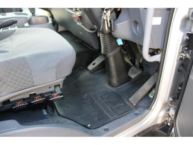 いすゞフォワードアルミウイング中型（4t）[写真36]