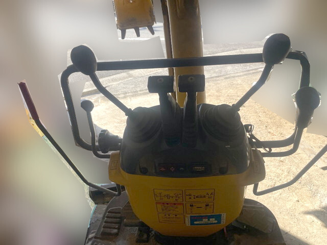 コマツミニユンボ（ミニバックホー）[写真09]