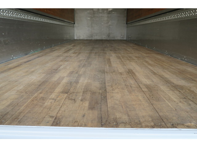 いすゞフォワードアルミウイング中型（4t）[写真10]