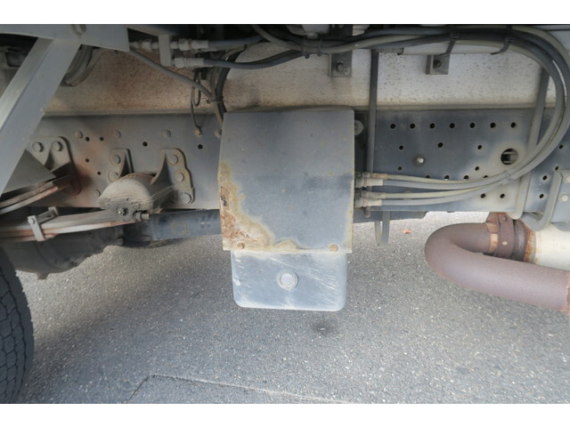 いすゞフォワードアルミウイング中型（4t）[写真15]