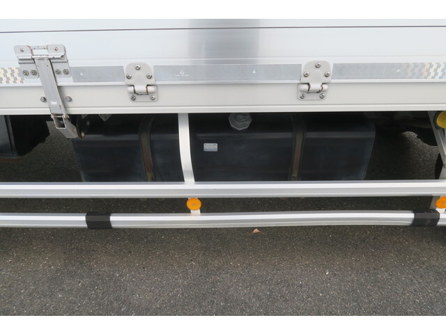 いすゞフォワードアルミウイング中型（4t）[写真20]