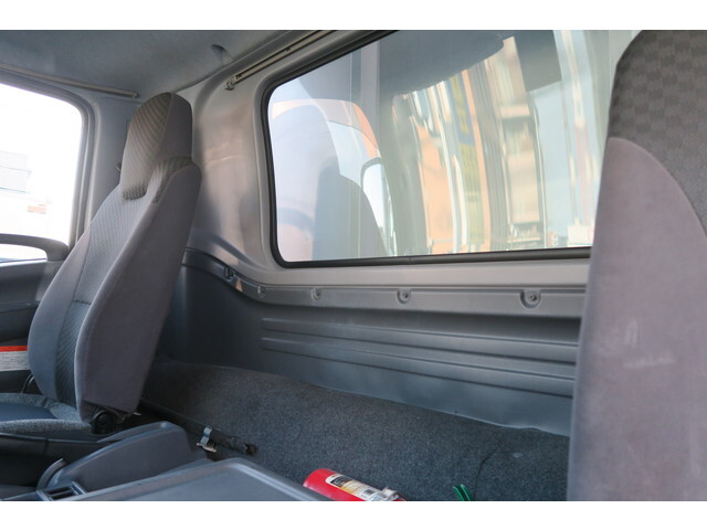 いすゞフォワードアルミウイング中型（4t）[写真28]