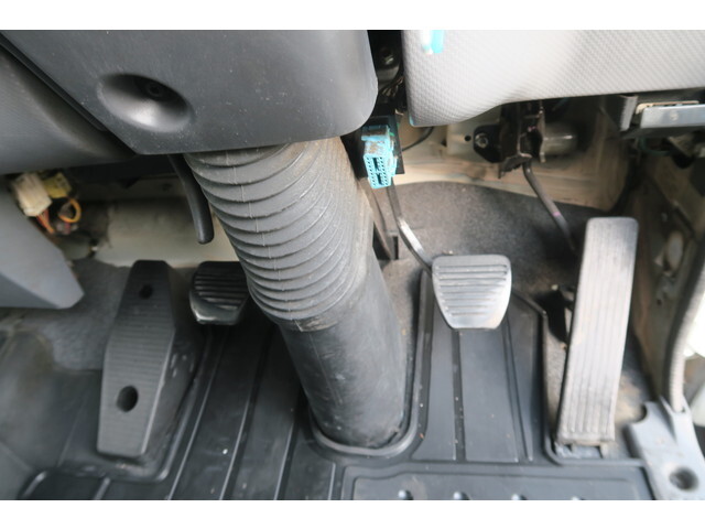 いすゞフォワードアルミウイング中型（4t）[写真30]