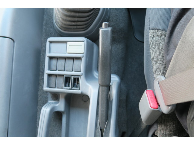 いすゞフォワードアルミウイング中型（4t）[写真35]