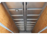 いすゞフォワードアルミウイング中型（4t）[写真10]