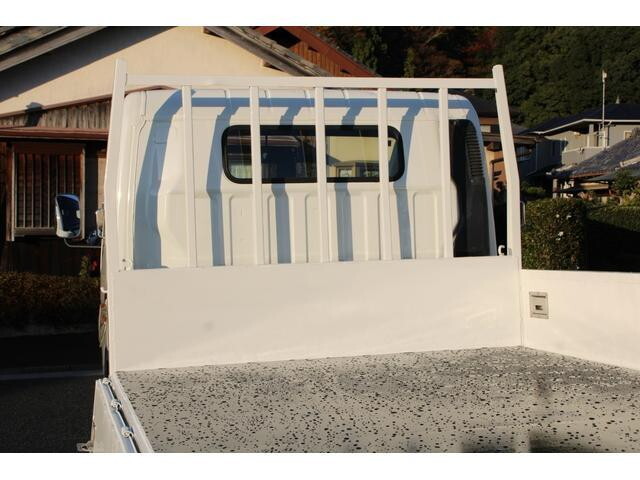 三菱ふそうキャンター平ボディ小型（2t・3t）[写真15]