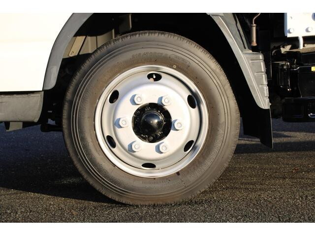 三菱ふそうキャンター平ボディ小型（2t・3t）[写真25]