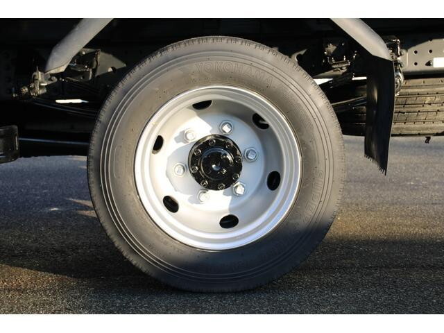 三菱ふそうキャンター平ボディ小型（2t・3t）[写真26]