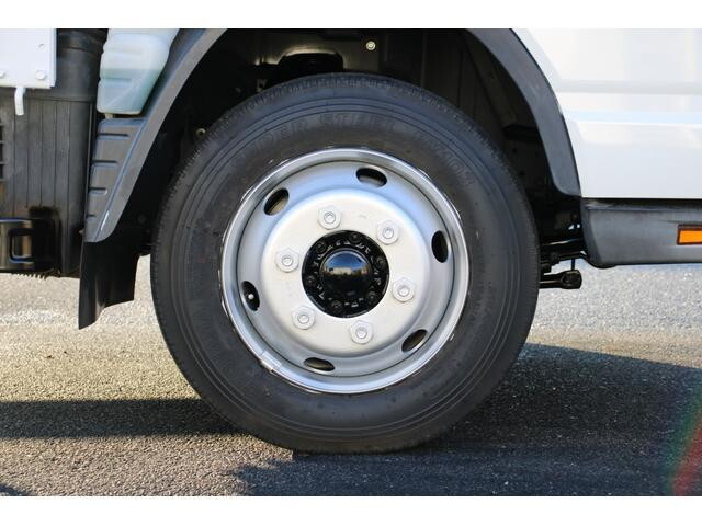 三菱ふそうキャンター平ボディ小型（2t・3t）[写真27]